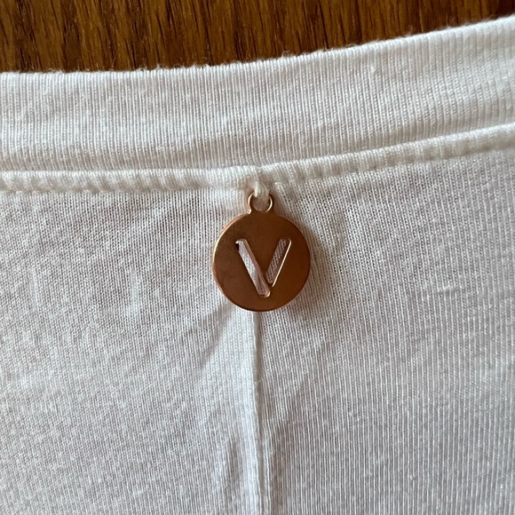 NWOT LIVI Active long t-shirt - Picture 4 of 5